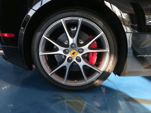 Used 2013 Ferrari California RWD image 33