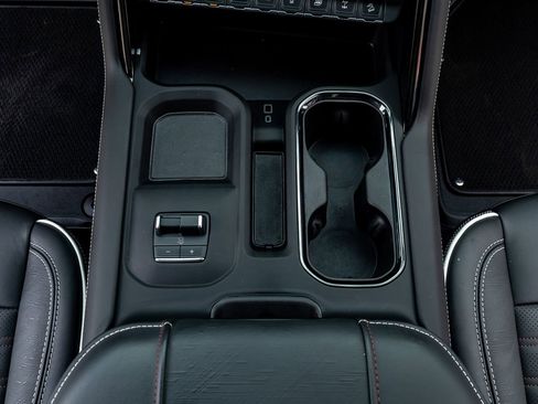 Used 2026 GMC Sierra 2500 AT4X image 28