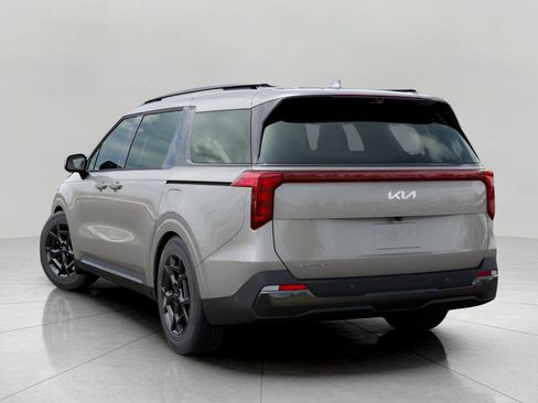 New 2026 Kia Carnival FWD image 4