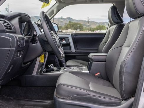 Used 2019 Toyota 4Runner SR5 Premium image 6