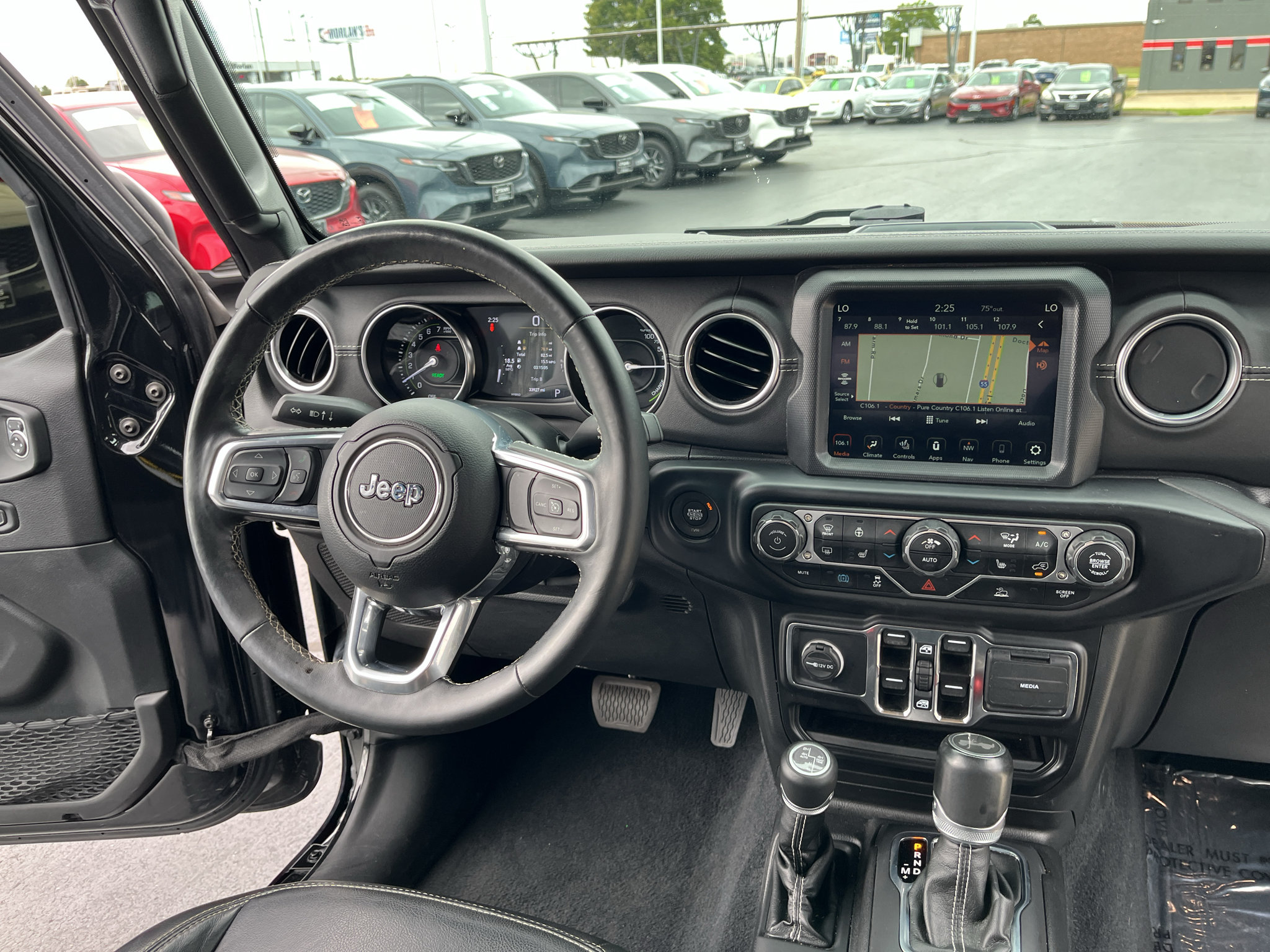 Used 2022 Jeep Wrangler Unlimited Sahara w/ Cold Weather Group AWD/4WD image 42