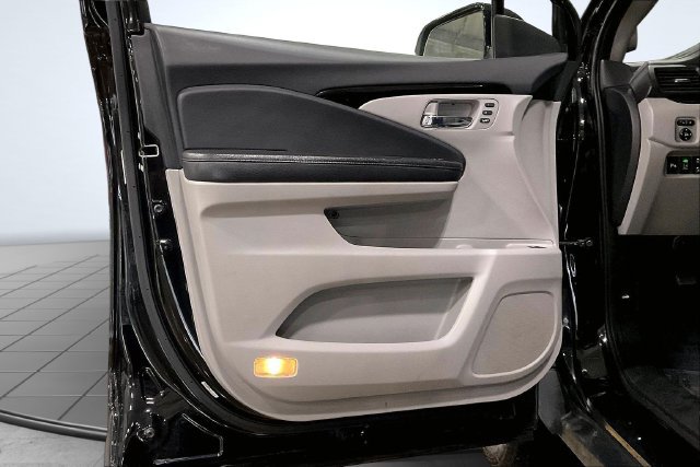 Used 2017 Honda Pilot Touring image 25
