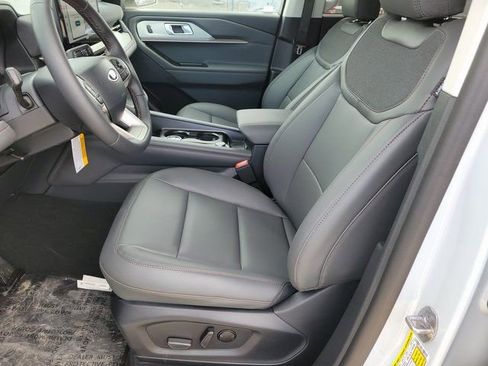 New 2026 Ford Explorer Active w/ Active Comfort Package image 6