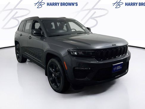 Used 2024 Jeep Grand Cherokee Limited w/ Black Appearance Package AWD/4WD image 27