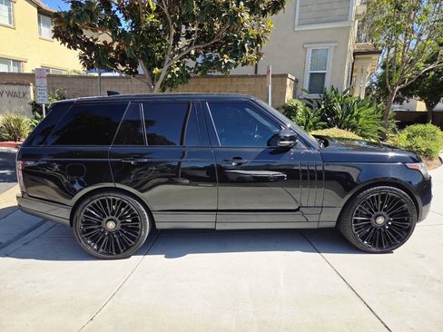 Used 2017 Land Rover Range Rover HSE AWD/4WD image 5