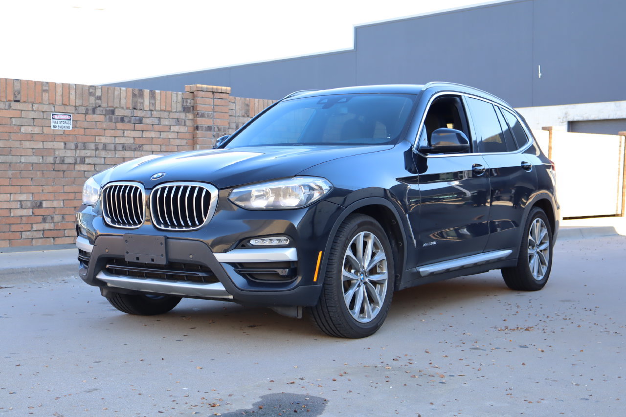 Used 2018 BMW X3 xDrive30i AWD/4WD image 2
