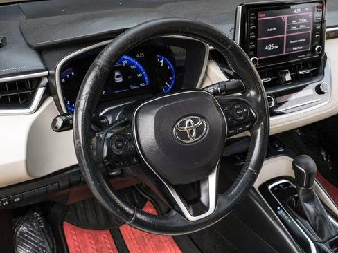 Used 2020 Toyota Corolla XLE image 15