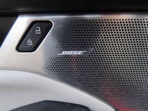 Used 2020 MAZDA MAZDA3 Hatchback w/ Preferred Package image 16