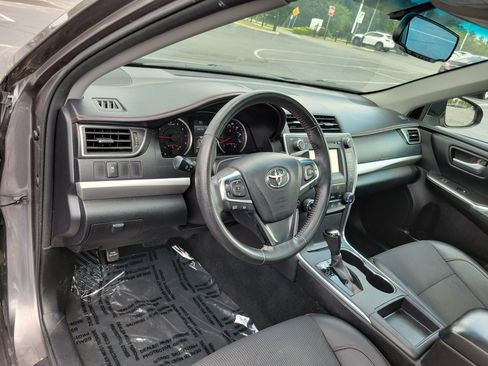 Used 2016 Toyota Camry SE FWD image 19