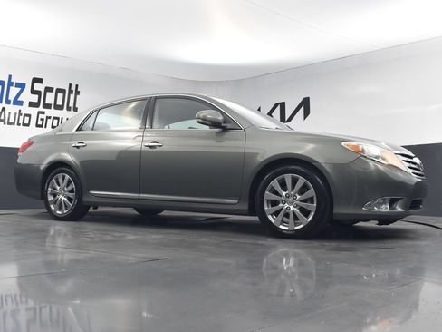 Used 2011 Toyota Avalon Limited FWD image 23
