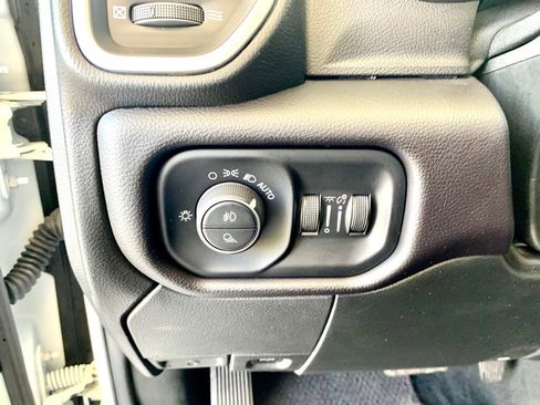 Used 2024 RAM 3500 Laramie AWD/4WD image 31