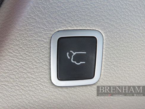 Used 2019 Chrysler Pacifica Limited w/ Tire & Wheel Group image 19