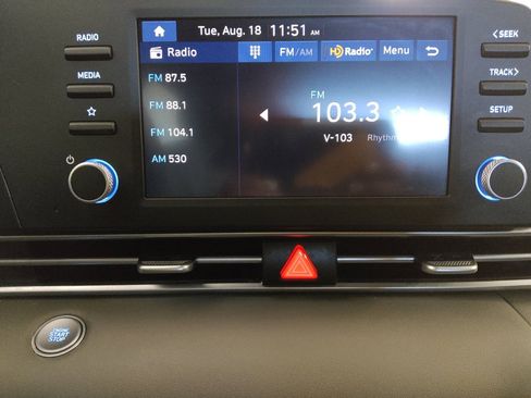 Used 2025 Hyundai Elantra Sport FWD image 25