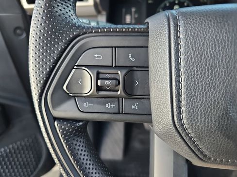 Certified 2025 Toyota Tacoma SR5 AWD/4WD image 11