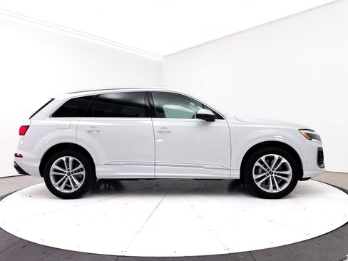 Used 2025 Audi Q7 3.0T Premium Plus AWD/4WD image 42