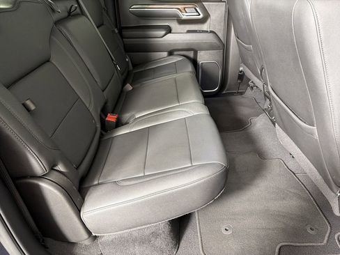 Used 2025 GMC Sierra 1500 SLT image 13