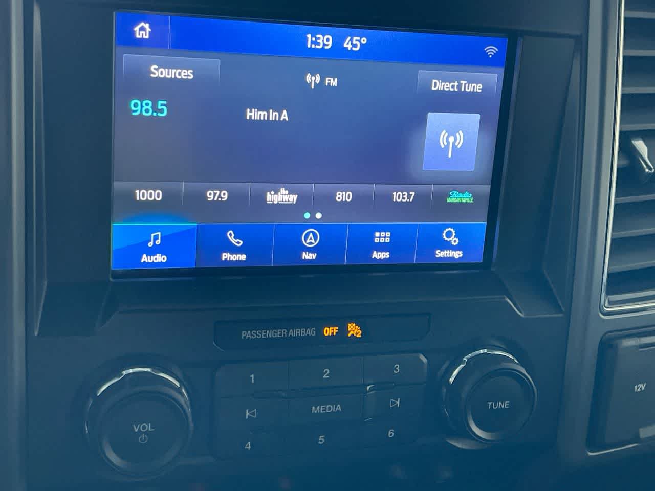 Used 2019 Ford F150 XLT w/ Equipment Group 302A Luxury AWD/4WD image 16