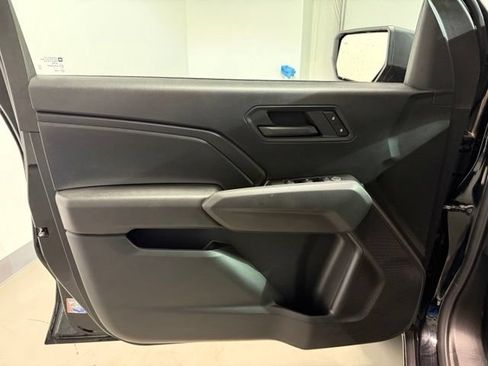 Used 2025 Chevrolet Colorado Trail Boss AWD/4WD image 9