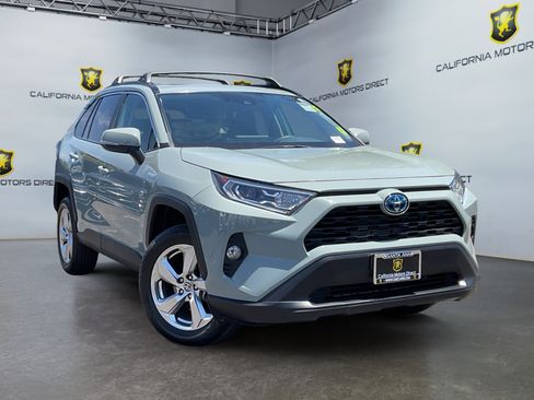 Used 2021 Toyota RAV4 XLE Premium AWD/4WD image 3