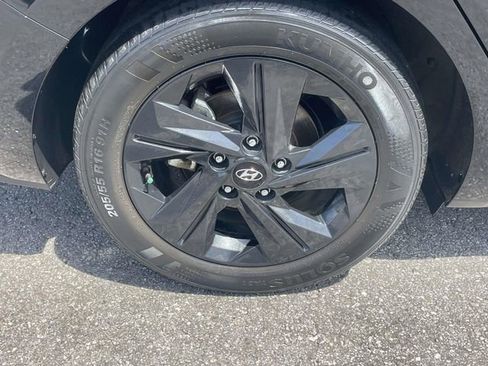 Used 2023 Hyundai Elantra SEL FWD image 7