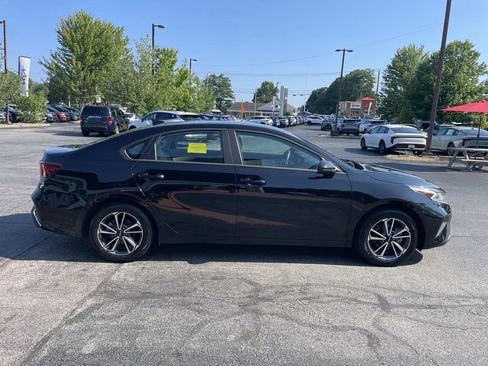 Used 2023 Kia Forte LXS FWD image 7
