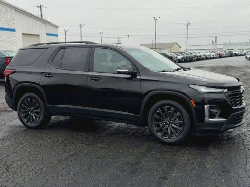 Certified 2022 Chevrolet Traverse RS image 2