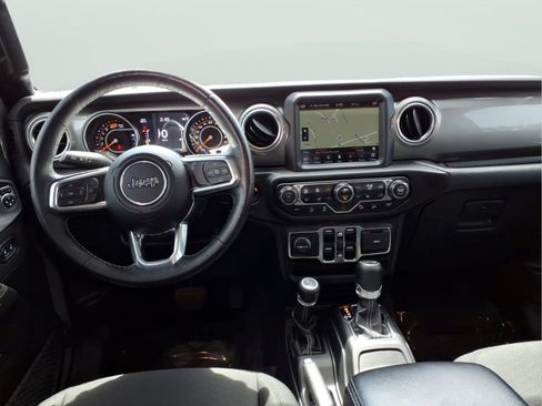 Used 2020 Jeep Wrangler Unlimited Sahara AWD/4WD image 6