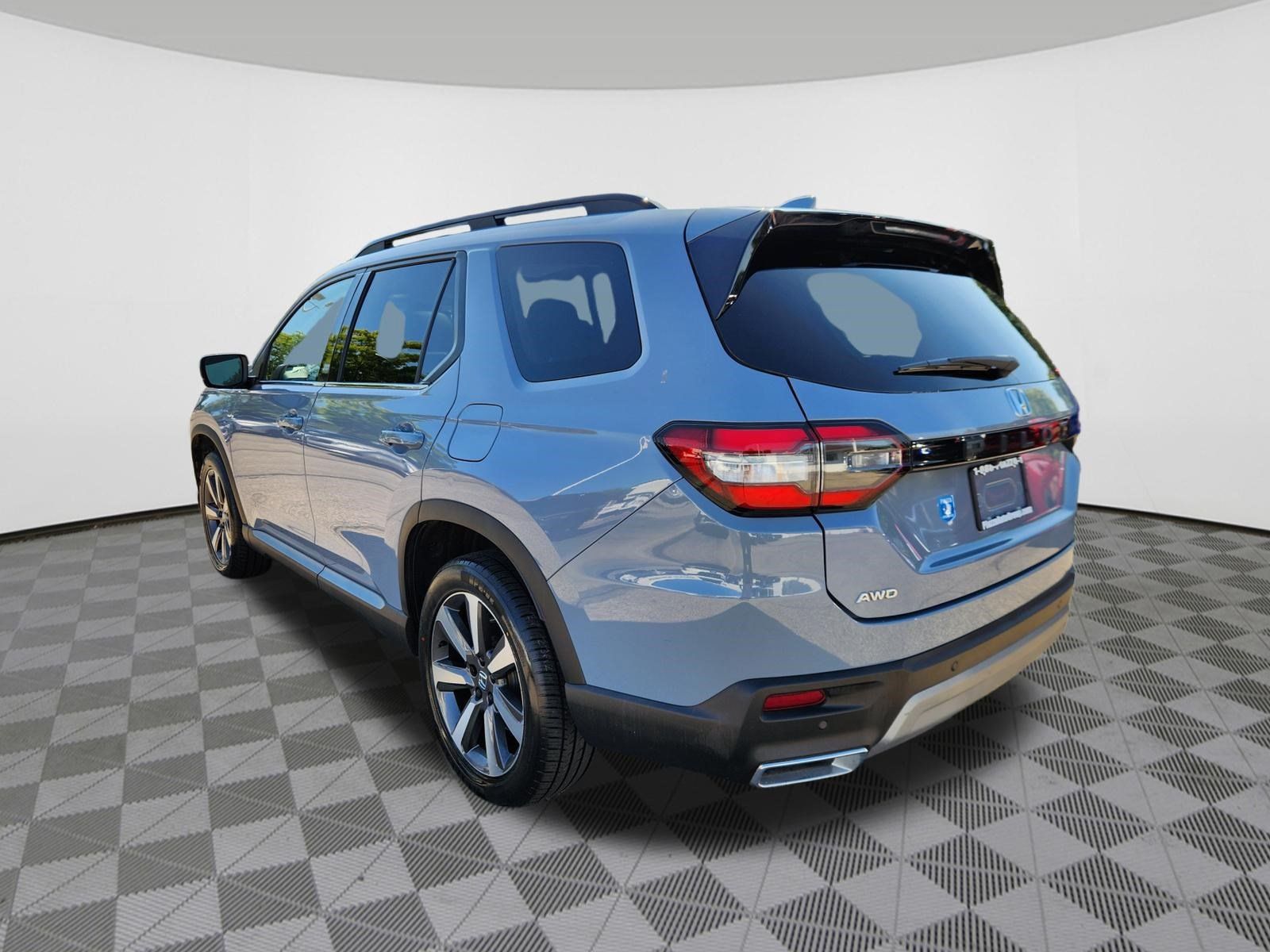 Certified 2023 Honda Pilot Touring image 3