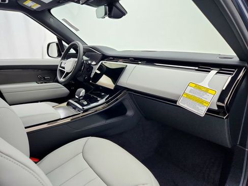 New 2026 Land Rover Range Rover Sport SE image 13