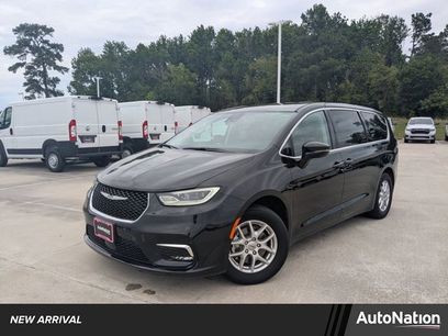 Used 2024 Chrysler Pacifica Touring-L