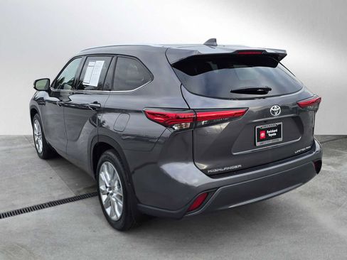 Used 2023 Toyota Highlander Limited image 5