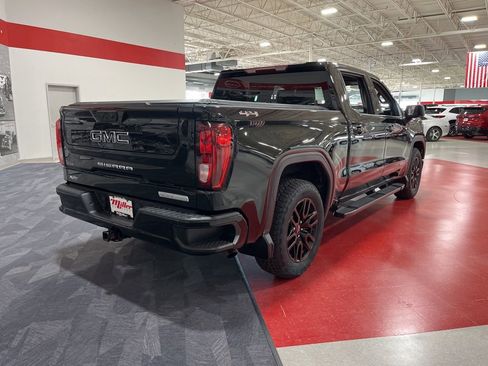 Used 2022 GMC Sierra 1500 Elevation w/ LPO, Elevation Black Package AWD/4WD image 3