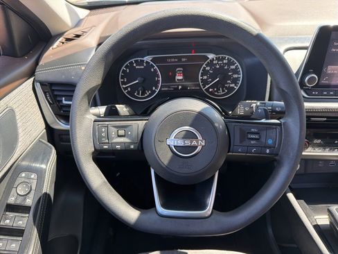 Used 2023 Nissan Rogue SV FWD image 22