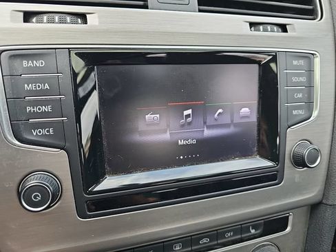 Used 2015 Volkswagen Golf TDI SE FWD image 18