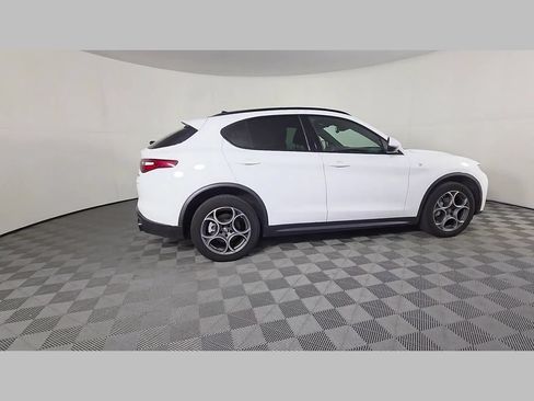 Used 2023 Alfa Romeo Stelvio Ti AWD/4WD image 37