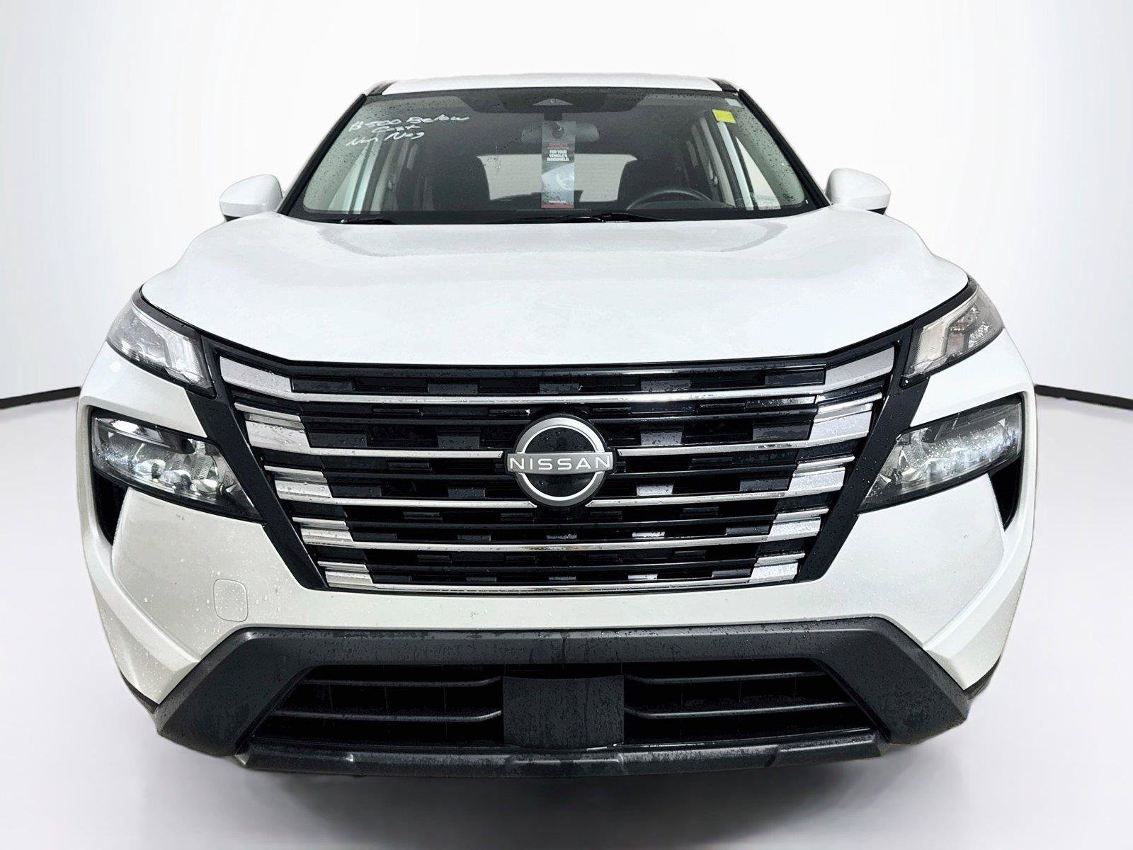 Used 2024 Nissan Rogue SV FWD image 4