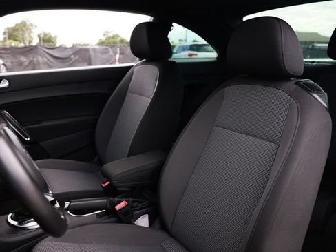 Used 2019 Volkswagen Beetle 2.0T S FWD image 9