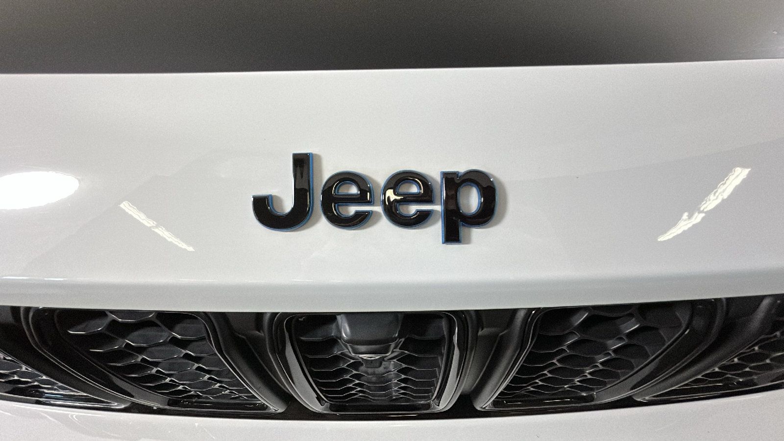 Used 2023 Jeep Grand Cherokee Trailhawk AWD/4WD image 9