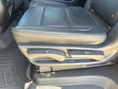 Used 2022 GMC Yukon XL Denali image 34