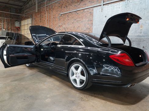 Used 2011 Mercedes-Benz CL 550 4MATIC w/ Sport Pkg Plus One image 26