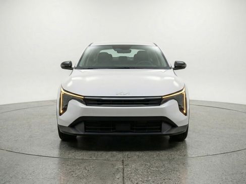 Used 2025 Kia K4 FWD image 2