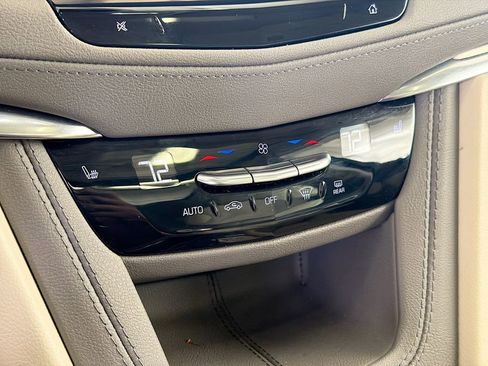 Used 2023 Cadillac XT5 Premium Luxury image 15