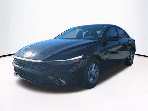 New 2026 Hyundai Elantra SE FWD image 9