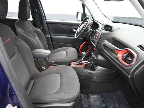 Used 2017 Jeep Renegade Trailhawk AWD/4WD image 18