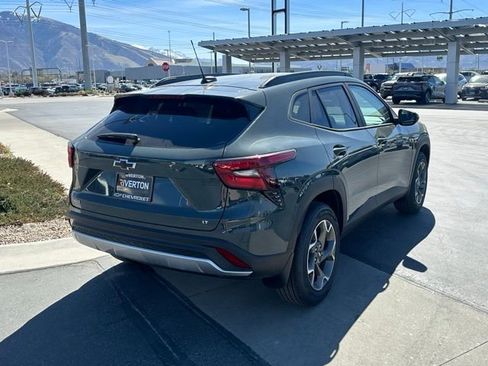 New 2026 Chevrolet Trax LT w/ Driver Confidence Package FWD image 24