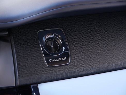 Used 2023 Rolls-Royce Cullinan image 14