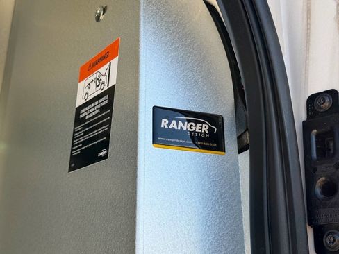 Used 2023 Ford E-Transit Medium Roof RWD image 15