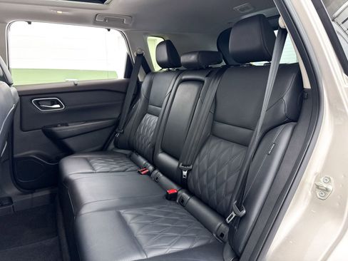 Used 2023 Nissan Rogue Platinum w/ Platinum Premium Package FWD image 30