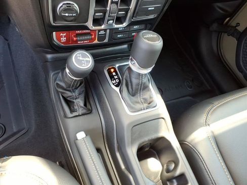 New 2026 Jeep Gladiator Willys AWD/4WD image 15