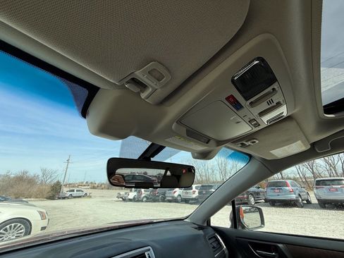 Used 2017 Subaru Outback 2.5i Limited image 21